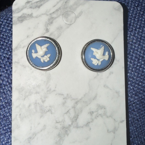 Vintage 1983 Avon Jasperware Post Stud Earrings Blue & White - Picture 2 of 4